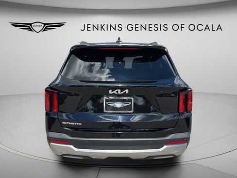 Used 2025 Kia Sorento S w/ Panoramic Sunroof Package FWD image 4