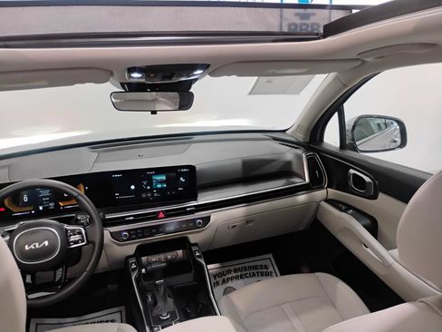 Used 2025 Kia Sorento S w/ Panoramic Sunroof Package FWD image 13