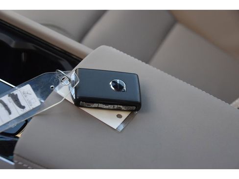 Certified 2026 Volvo XC90 B5 Plus w/ Protection Package Premier image 39