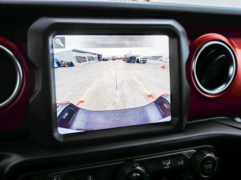 Used 2020 Jeep Gladiator Rubicon image 25