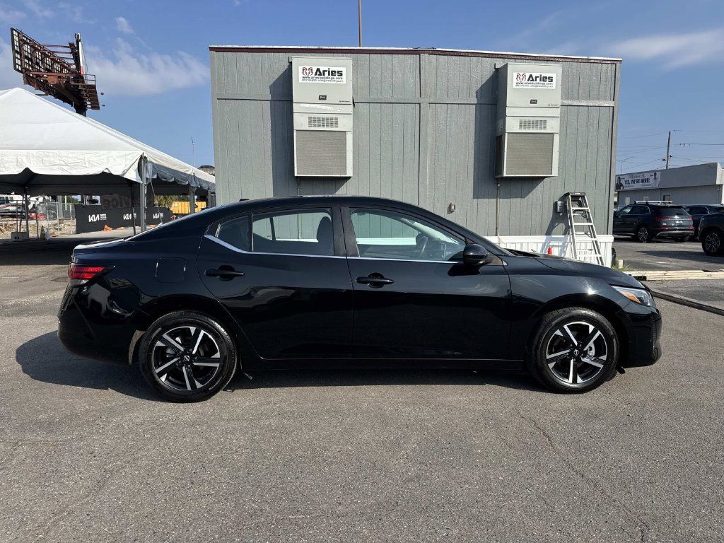 Used 2024 Nissan Sentra SV FWD image 11