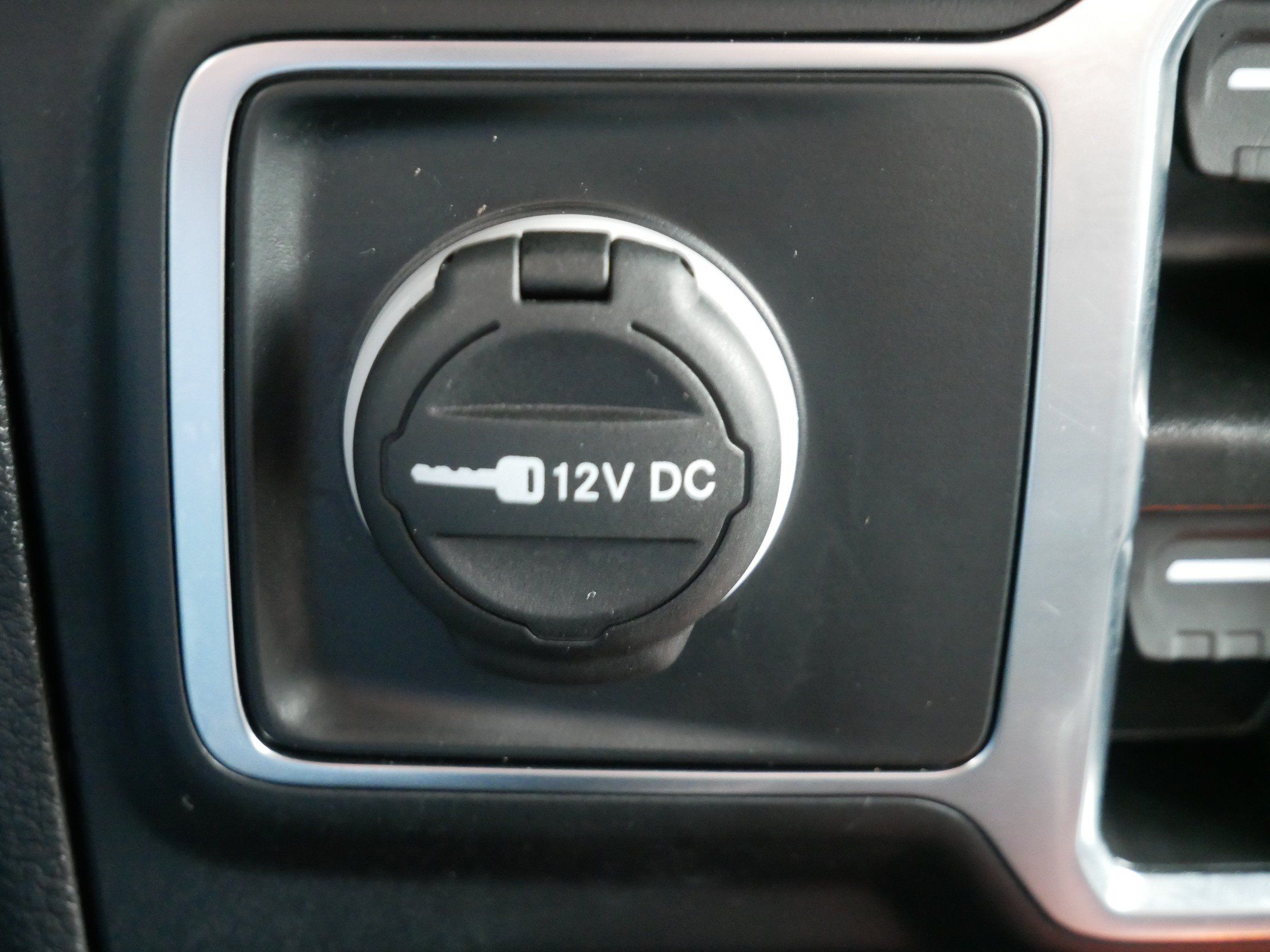 Used 2024 Jeep Wrangler Unlimited Sahara AWD/4WD image 20