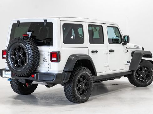 Used 2023 Jeep Wrangler Unlimited w/ Sun & Screen Package AWD/4WD image 31