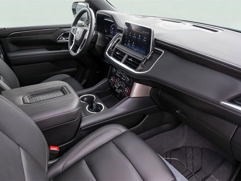 Used 2024 Chevrolet Tahoe Z71 w/ Off-Road Capability Package image 35