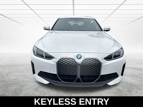 Used 2025 BMW i4 eDrive40 RWD image 9