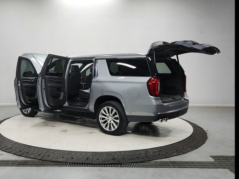 Used 2023 GMC Yukon XL Denali RWD image 13