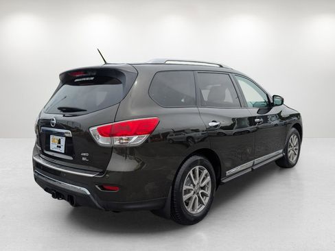 Used 2015 Nissan Pathfinder SL w/ Cargo Package image 4