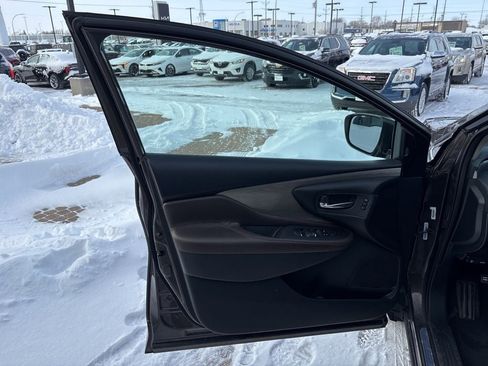 Used 2018 Nissan Murano SL w/ Moonroof Package image 10