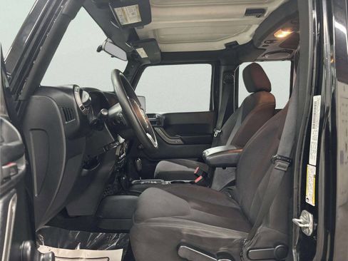 Used 2014 Jeep Wrangler Unlimited Sport image 14