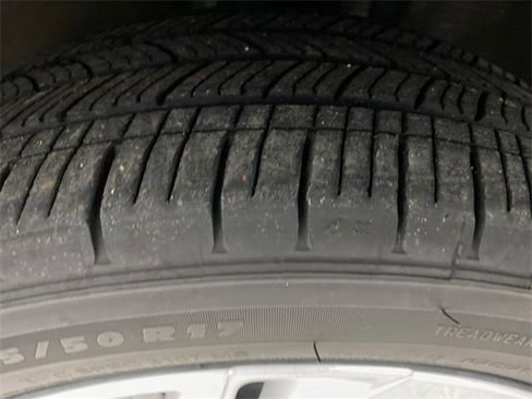 Used 2023 Chevrolet Bolt LT image 23