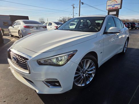 Used 2019 INFINITI Q50 Luxe image 2