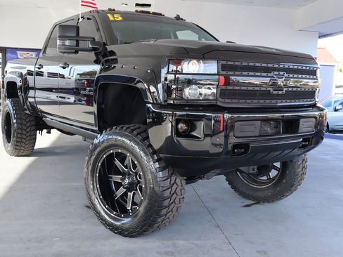 Used 2015 Chevrolet Silverado 2500 LTZ image 3