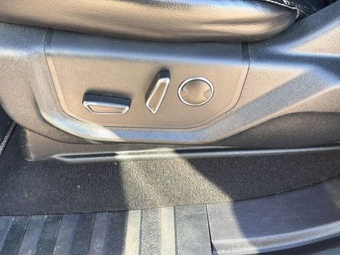 Used 2019 Ford F250 Lariat w/ Lariat Value Package image 22