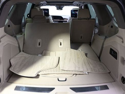 Used 2023 Cadillac Escalade Sport Platinum w/ LPO, ONYX Package AWD/4WD image 19