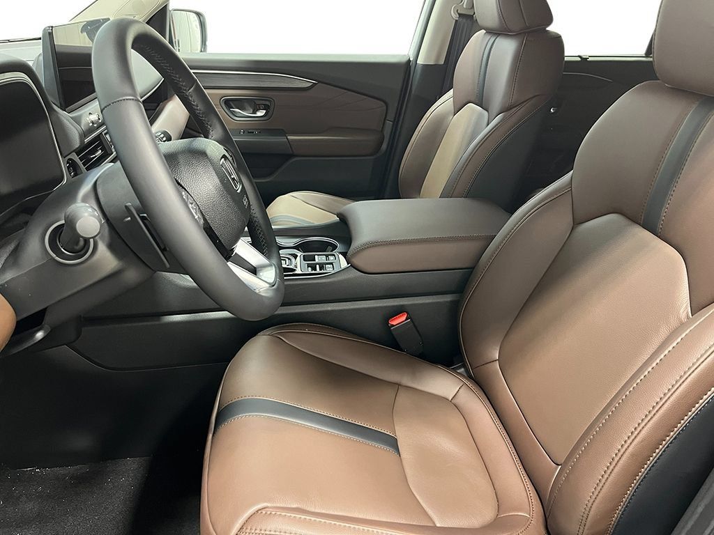 New 2026 Honda Pilot Touring image 16