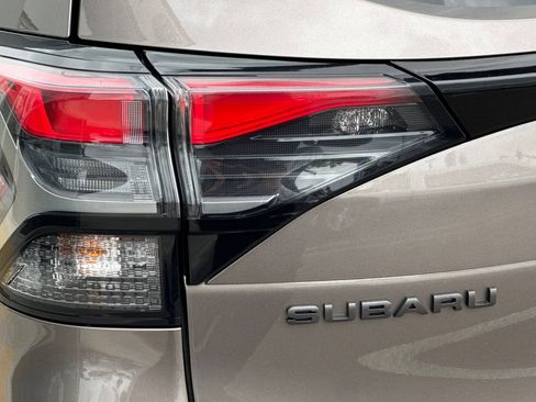 Used 2025 Subaru Forester Premium AWD/4WD image 32