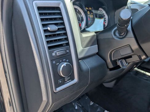 Used 2018 RAM 2500 Tradesman w/ Chrome Appearance Group AWD/4WD image 19