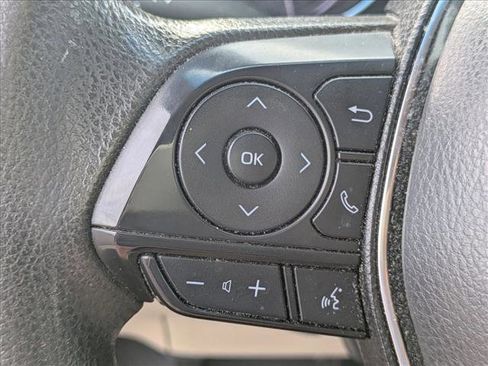 Used 2020 Toyota Camry LE FWD image 13
