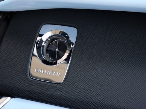 Used 2023 Rolls-Royce Cullinan w/ Cullinan Package AWD/4WD image 14