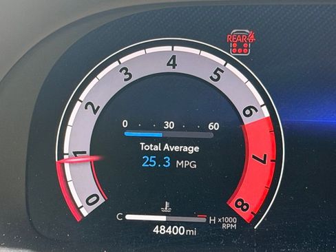 Used 2023 Toyota Highlander Limited FWD image 3