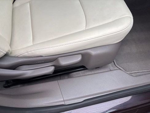 Used 2020 Chevrolet Malibu LT w/ Leather Package FWD image 39