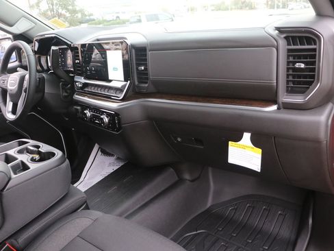 New 2026 GMC Sierra 1500 Elevation w/ LPO, Elevation Black Package image 34