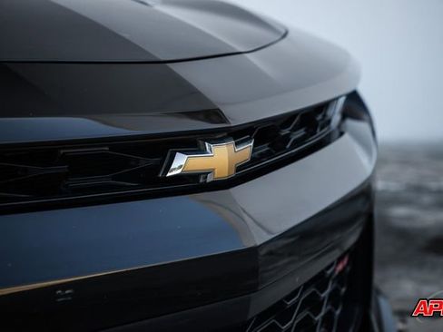 Used 2018 Chevrolet Camaro SS image 26