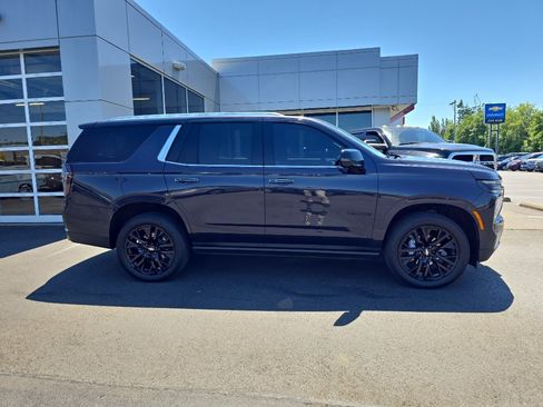Used 2026 Chevrolet Tahoe Premier AWD/4WD image 7