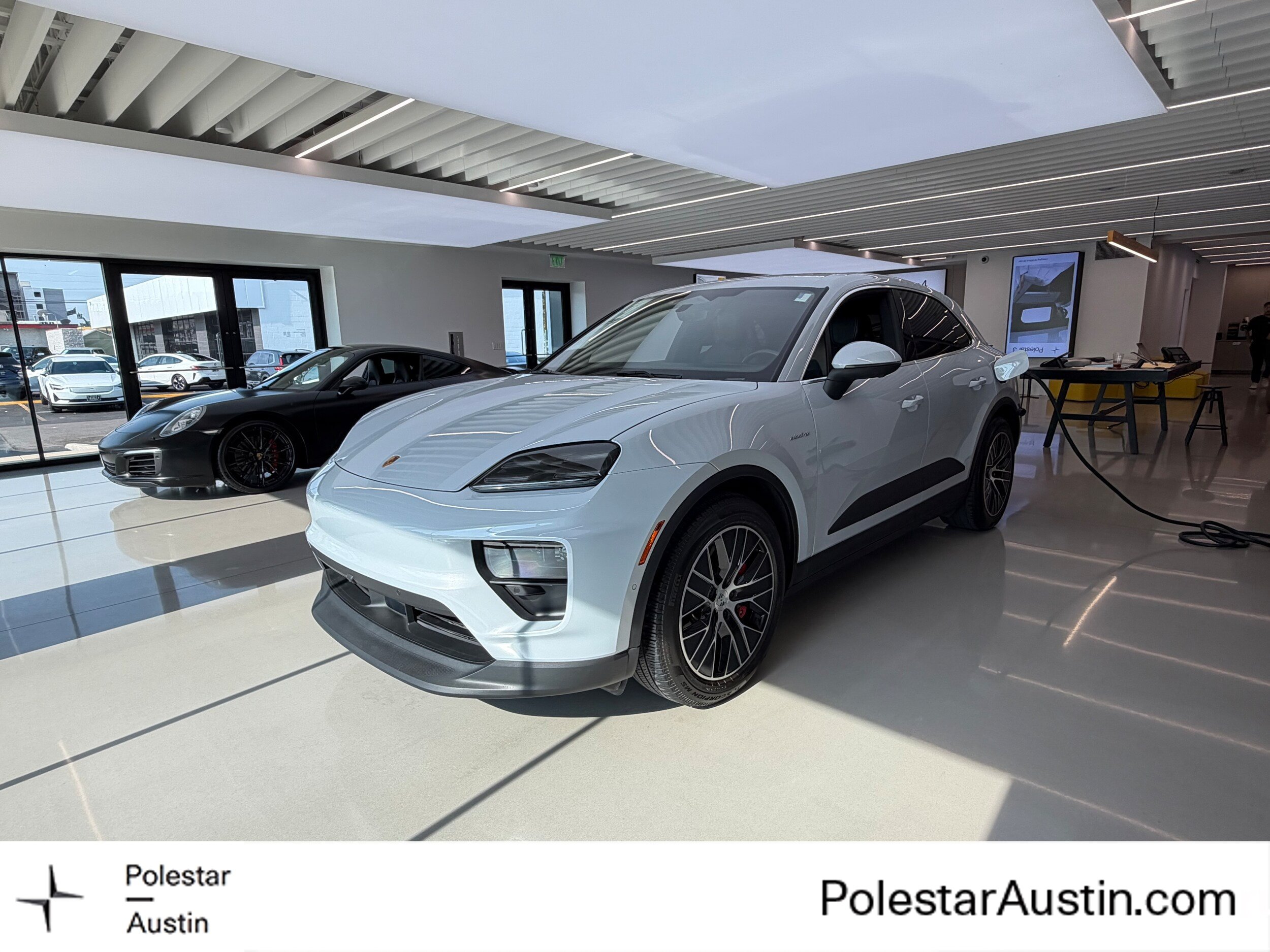 Used 2025 Porsche Macan 4S Electric AWD/4WD image 1