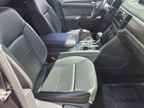 Used 2022 Volkswagen Atlas SE FWD image 18