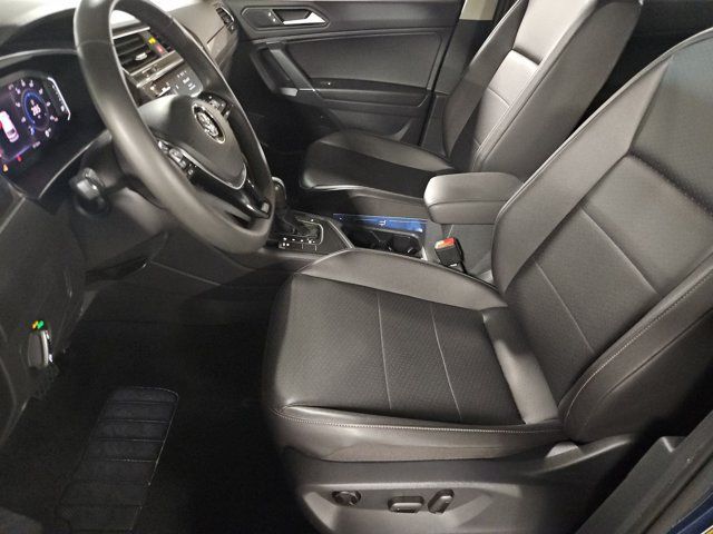 Used 2020 Volkswagen Tiguan SEL w/ Tiguan Three-Row MDO Package FWD image 17