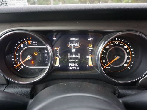 Used 2021 Jeep Gladiator Willys image 6