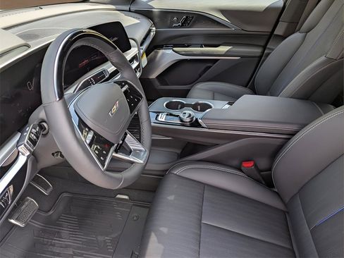 New 2026 Cadillac Lyriq V image 7