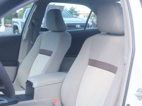 Used 2012 Toyota Camry LE FWD image 13