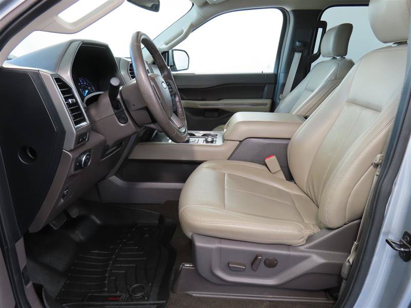 Used 2020 Ford Expedition XLT w/ Equipment Group 202A AWD/4WD image 12