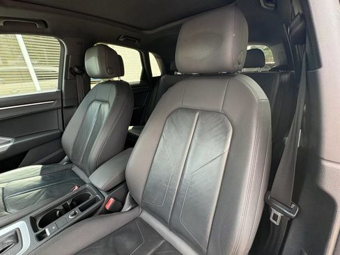 Used 2020 Audi Q3 2.0T Premium w/ Convenience Package AWD/4WD image 25