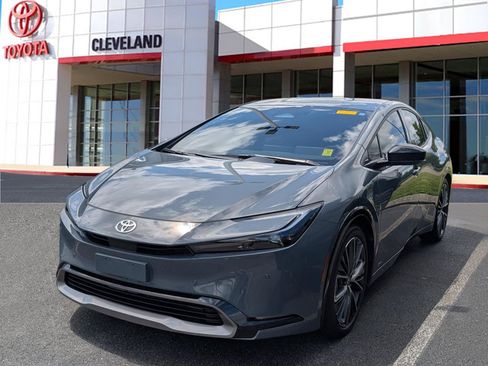 Used 2026 Toyota Prius XLE AWD/4WD image 4