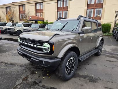 New 2025 Ford Bronco Outer Banks
