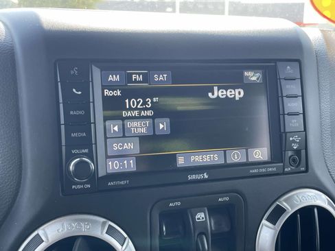 Used 2016 Jeep Wrangler Unlimited Rubicon AWD/4WD image 22