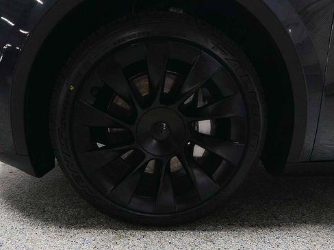 Used 2024 Tesla Model Y Long Range image 5