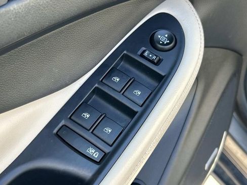 Used 2017 Buick Envision Premium AWD/4WD image 30