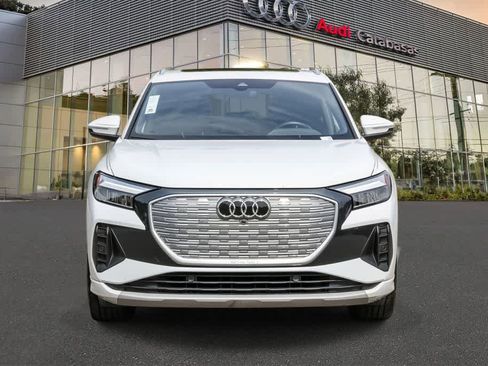 Used 2023 Audi Q4 e-tron Premium Plus w/ Premium Plus image 6