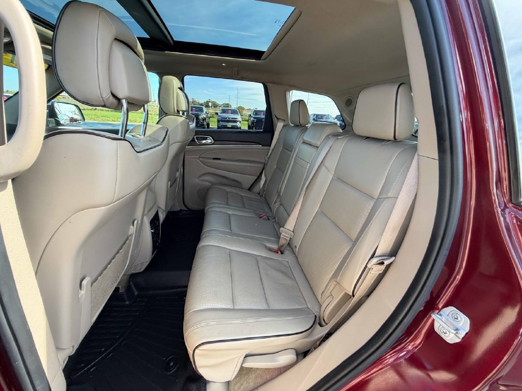Used 2017 Jeep Grand Cherokee Overland AWD/4WD image 20