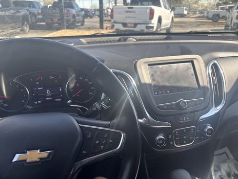 Used 2022 Chevrolet Equinox LT image 8