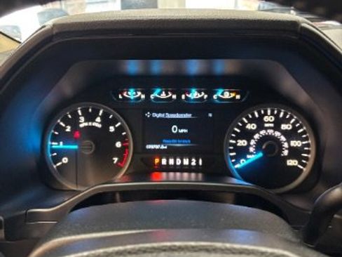 Used 2016 Ford F150 XLT w/ Equipment Group 302A Luxury image 12
