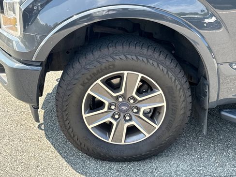 Used 2017 Ford F150 XLT w/ Equipment Group 302A Luxury AWD/4WD image 8