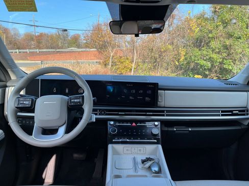 Used 2025 Hyundai Santa Fe SEL image 28