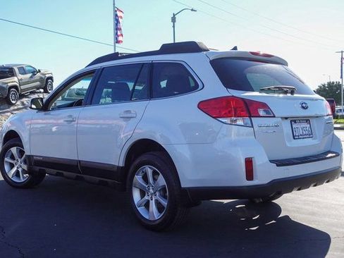 Used 2014 Subaru Outback 2.5i Limited w/ Moonroof Package image 9