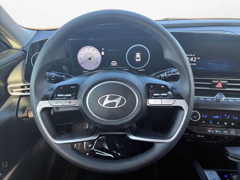Used 2024 Hyundai Elantra SEL image 19