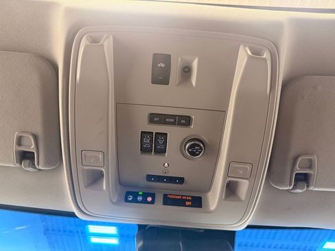 Used 2020 Cadillac Escalade ESV Premium Luxury w/ LPO, Radiant Package image 39